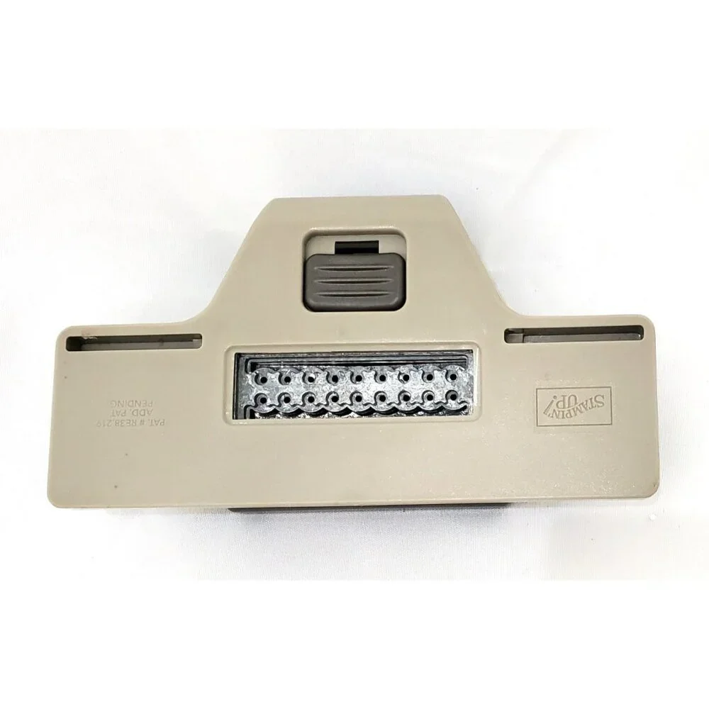 Stampin Up RIBBON BORDER DOTTED SCALLOP PAPER PUNCH 1.875x.5